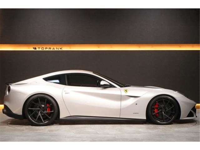 صورة مصغرة 14 لـ 2013 Ferrari F12 BERLINETTA
