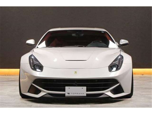 صورة مصغرة 11 لـ 2013 Ferrari F12 BERLINETTA