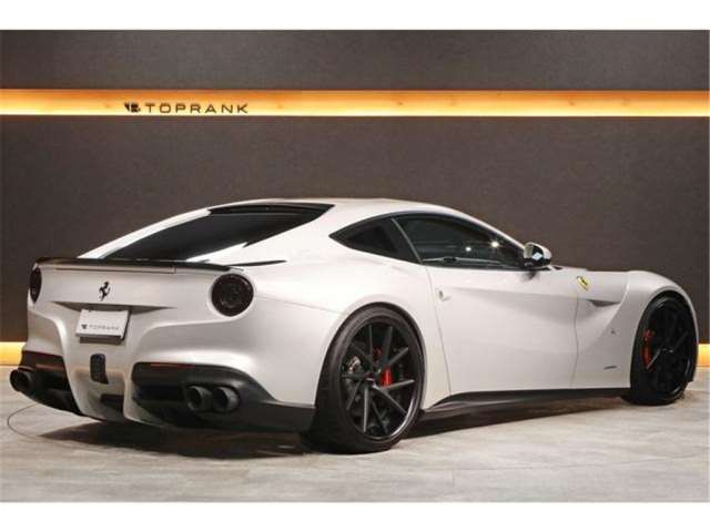 صورة 2 لـ 2013 Ferrari F12 BERLINETTA