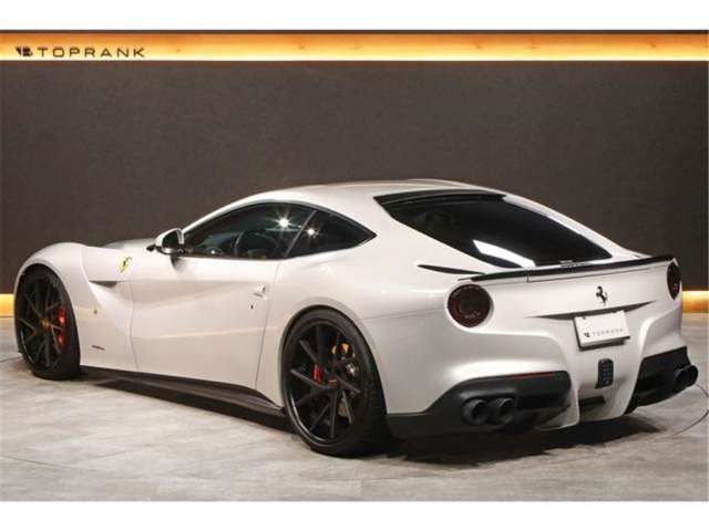 صورة مصغرة 24 لـ 2013 Ferrari F12 BERLINETTA