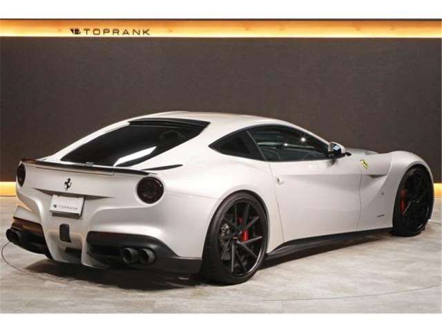 صورة مصغرة 26 لـ 2013 Ferrari F12 BERLINETTA