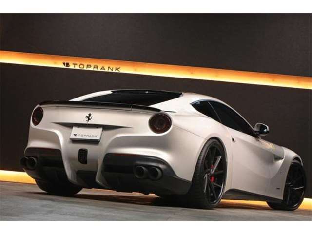صورة مصغرة 33 لـ 2013 Ferrari F12 BERLINETTA