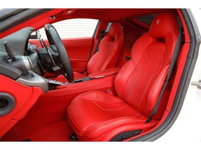صورة 9 لـ 2013 Ferrari F12 BERLINETTA