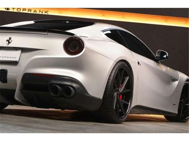 صورة 5 لـ 2013 Ferrari F12 BERLINETTA