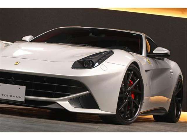 صورة 4 لـ 2013 Ferrari F12 BERLINETTA