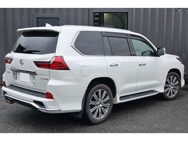 صورة 2 لـ 2015 Lexus LX