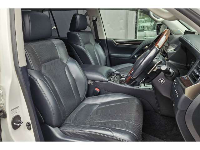 صورة 6 لـ 2015 Lexus LX