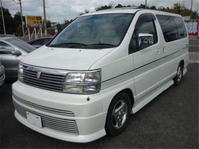 1999 Nissan ELGRAND — фото 1