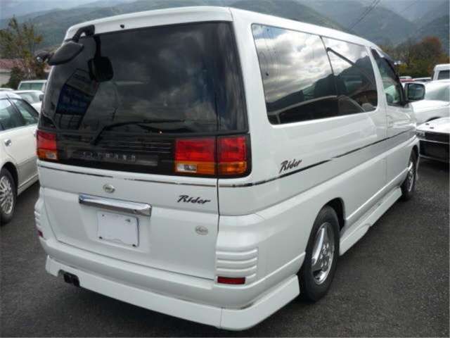 1999 Nissan ELGRAND — фото 2