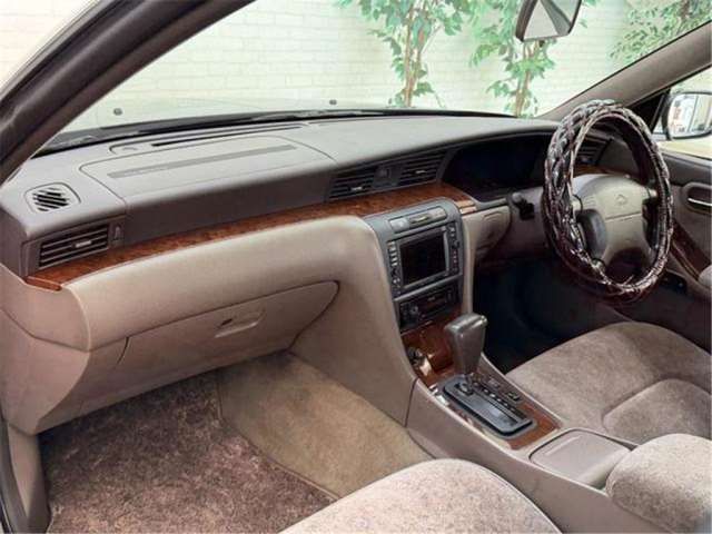 1997 Nissan LAUREL 照片 8