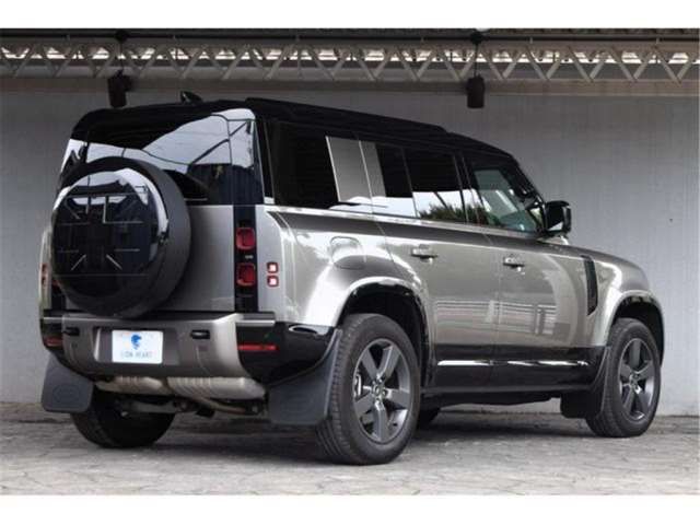 2025 LAND Rover DEFENDER — фото 10