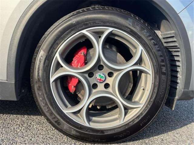 2019 ALFA Romeo STELVIO 缩略图 38