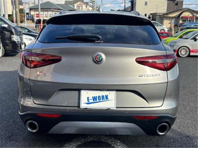 2019 ALFA Romeo STELVIO 照片 6