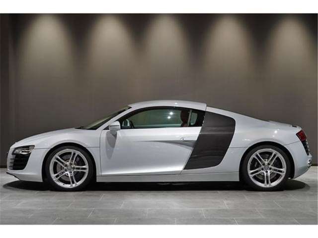 صورة مصغرة 18 لـ 2011 AUDI R8