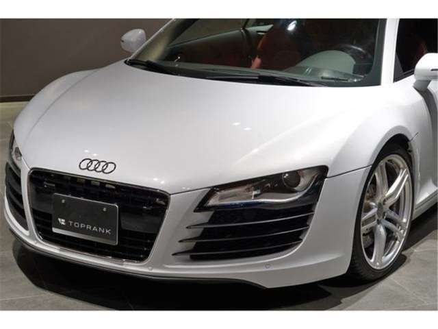 صورة مصغرة 21 لـ 2011 AUDI R8