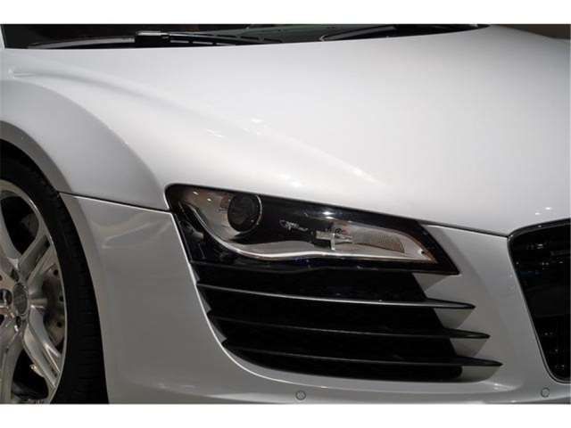 صورة مصغرة 23 لـ 2011 AUDI R8