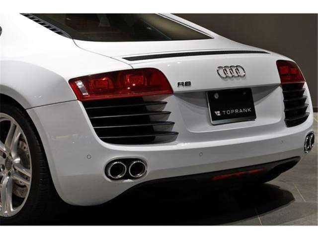 صورة مصغرة 24 لـ 2011 AUDI R8