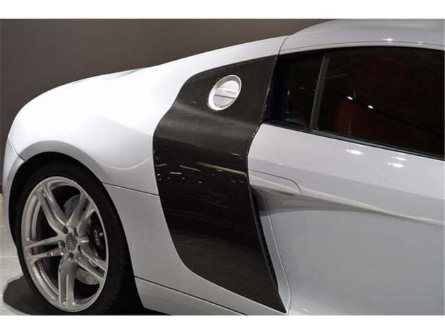 صورة مصغرة 29 لـ 2011 AUDI R8