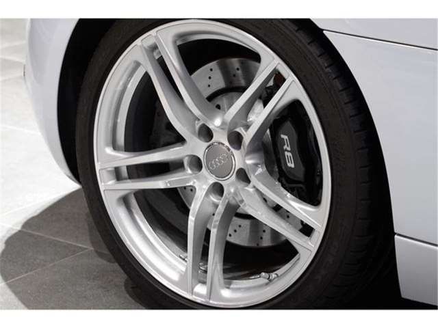 صورة مصغرة 31 لـ 2011 AUDI R8