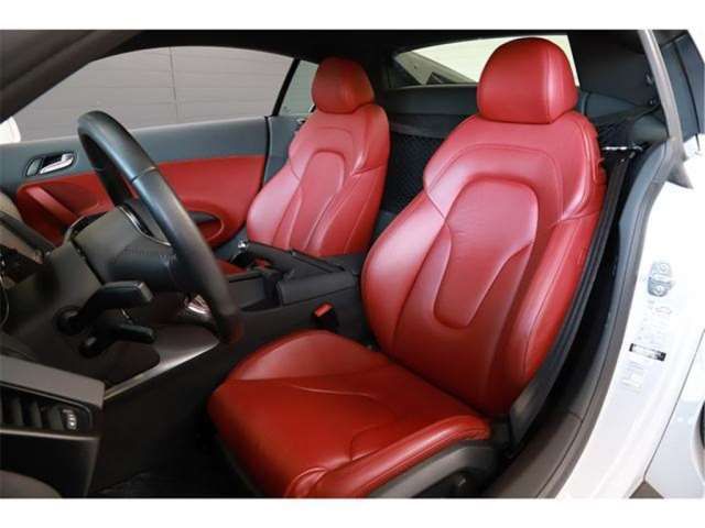 صورة 9 لـ 2011 AUDI R8
