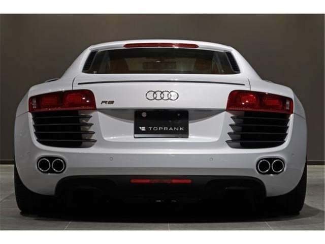 صورة 6 لـ 2011 AUDI R8