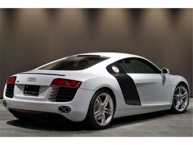صورة 3 لـ 2011 AUDI R8
