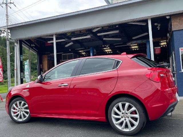 2012 ALFA Romeo GIULIETTA photo 4