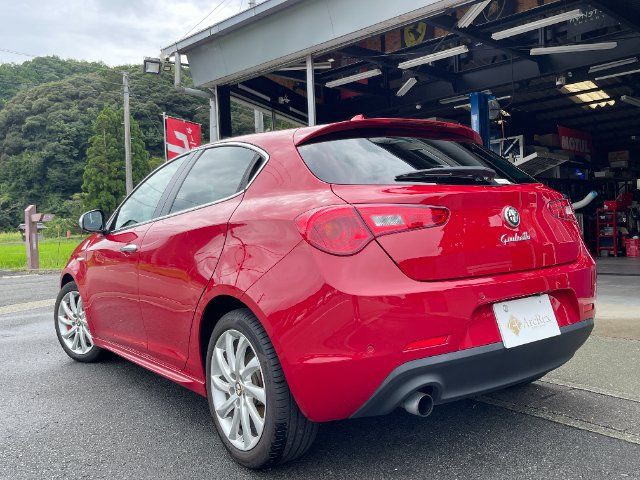 2012 ALFA Romeo GIULIETTA photo 5