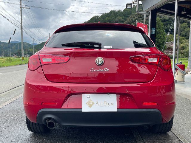 2012 ALFA Romeo GIULIETTA photo 6