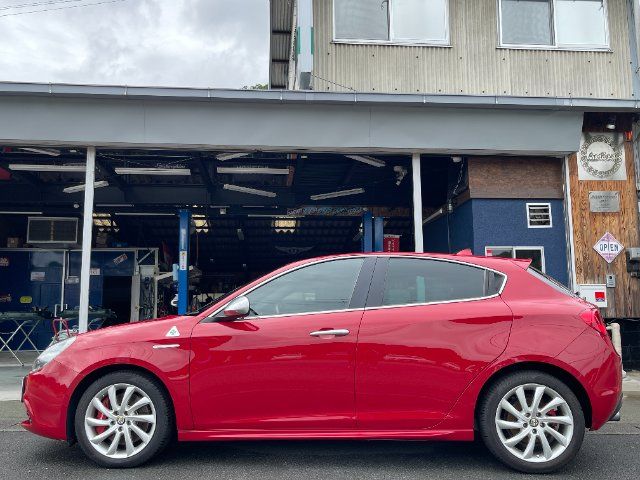 2012 ALFA Romeo GIULIETTA photo 3