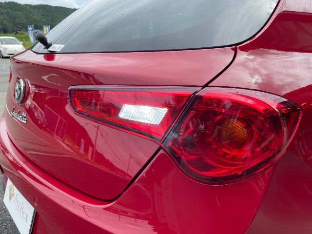 صورة مصغرة 16 لـ 2012 ALFA Romeo GIULIETTA