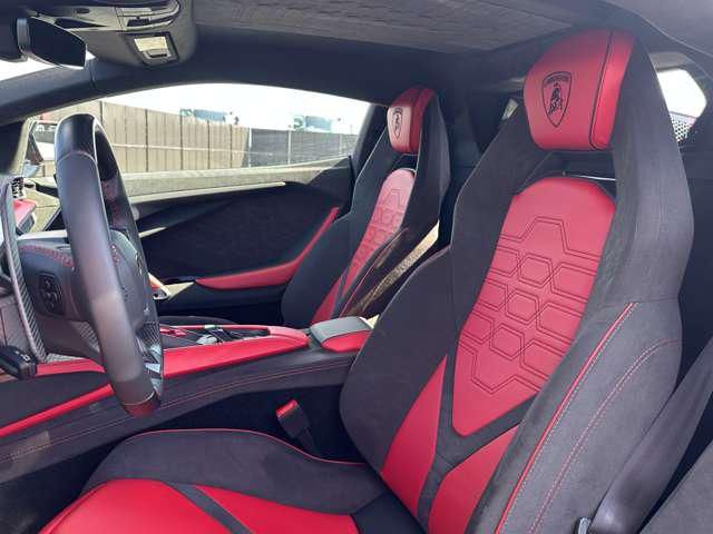 صورة مصغرة 12 لـ 2024 Lamborghini REVUELTO