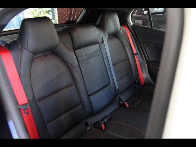 2015 Mercedes-BENZ GLA-CLASS AMG — фото 5