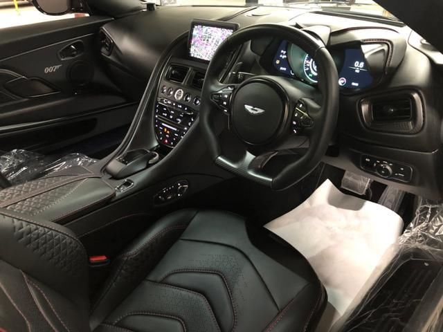 2021 Aston Martin DBS SUPERLEGGERA — миниатюра 10