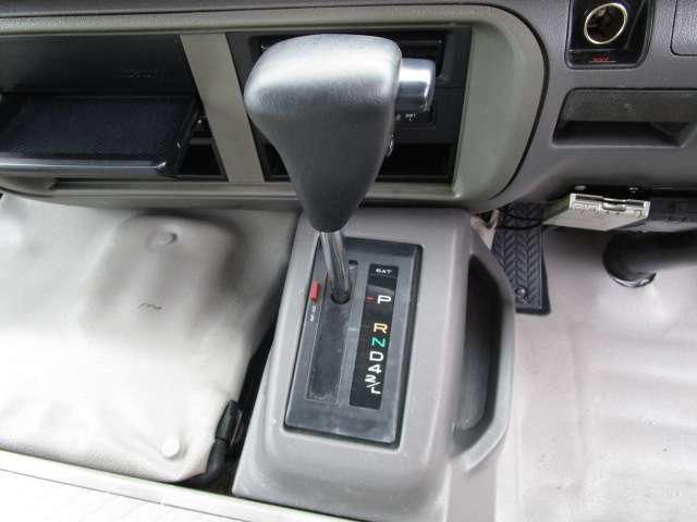 2012 Lexus LX — миниатюра 12