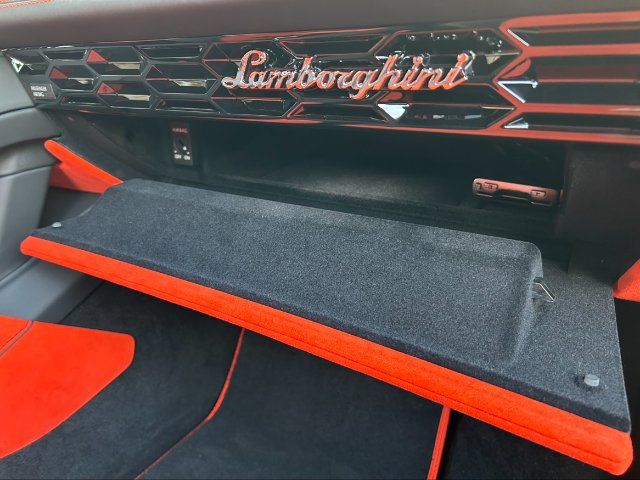 صورة مصغرة 18 لـ 2020 Lamborghini HURACAN