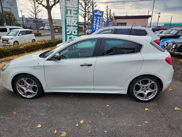 2016 ALFA Romeo GIULIETTA thumbnail 5