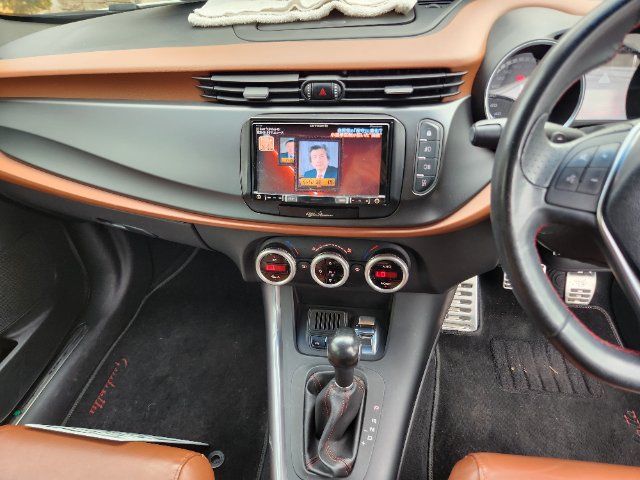 2016 ALFA Romeo GIULIETTA thumbnail 9