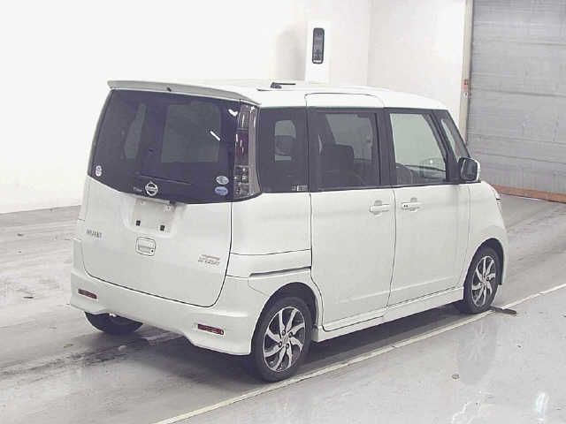 2010 Nissan ROOX — миниатюра 5
