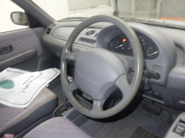 1995 Nissan MARCH 照片 3