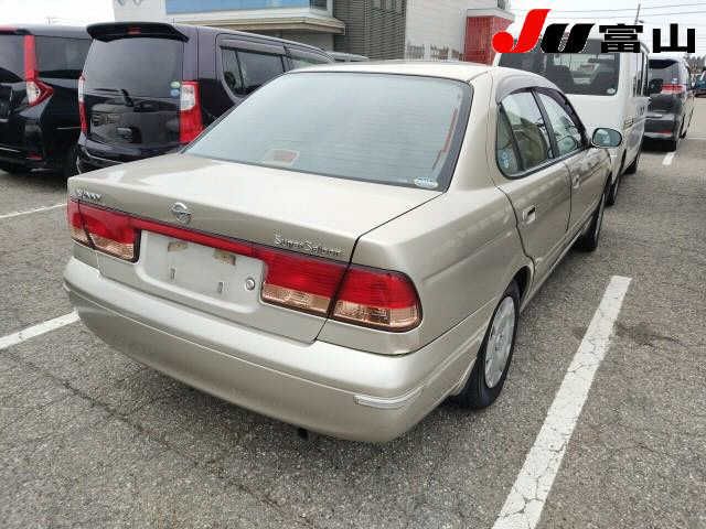 2003 Nissan SUNNY 照片 5
