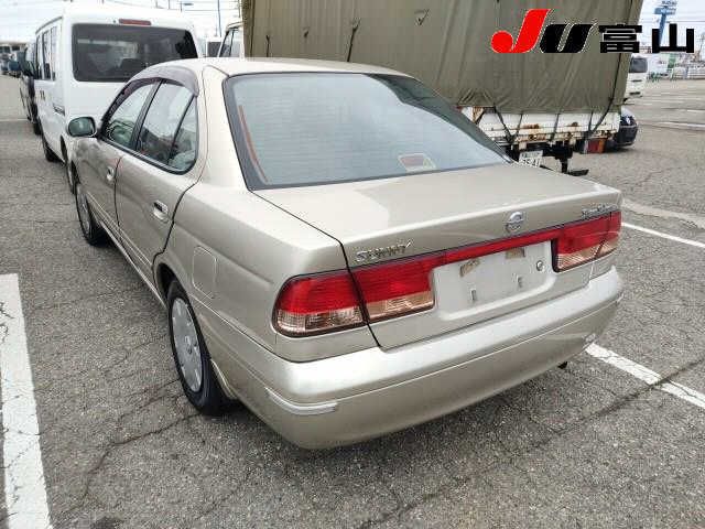 2003 Nissan SUNNY 照片 2
