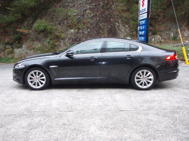 2014 Jaguar XF thumbnail 5