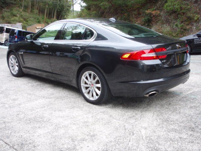 2014 Jaguar XF thumbnail 6