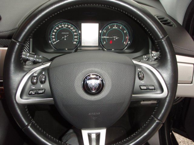 2014 Jaguar XF thumbnail 10