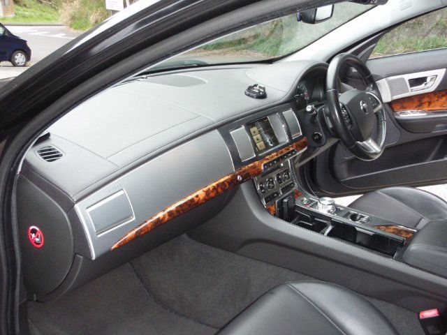 2014 Jaguar XF thumbnail 14