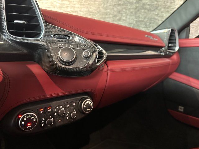 2014 Ferrari 458 SPIDER — миниатюра 21