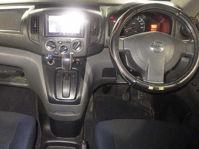 2010 Nissan NV200VANETTE WAGON — фото 3