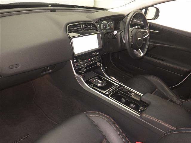 2019 Jaguar XE 缩略图 4