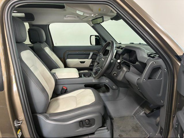 صورة 5 لـ 2024 LAND Rover DEFENDER